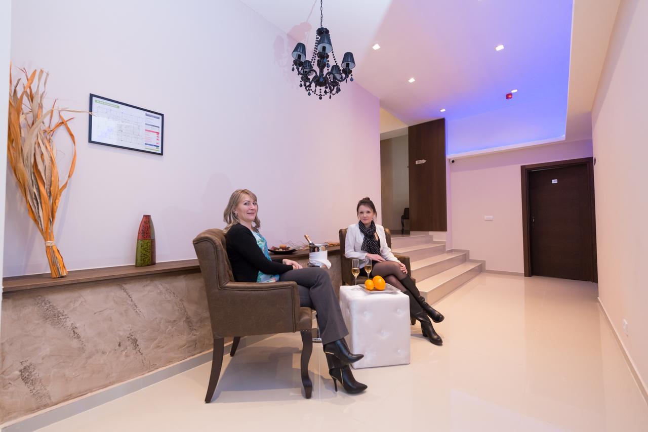 Hotel Crystal Pecinci Εξωτερικό φωτογραφία