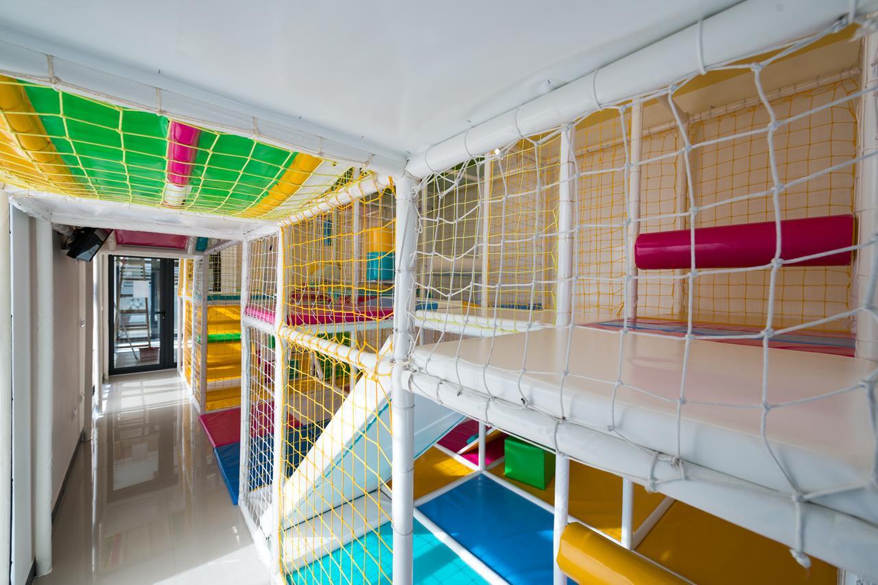 Hotel Crystal Pecinci Εξωτερικό φωτογραφία