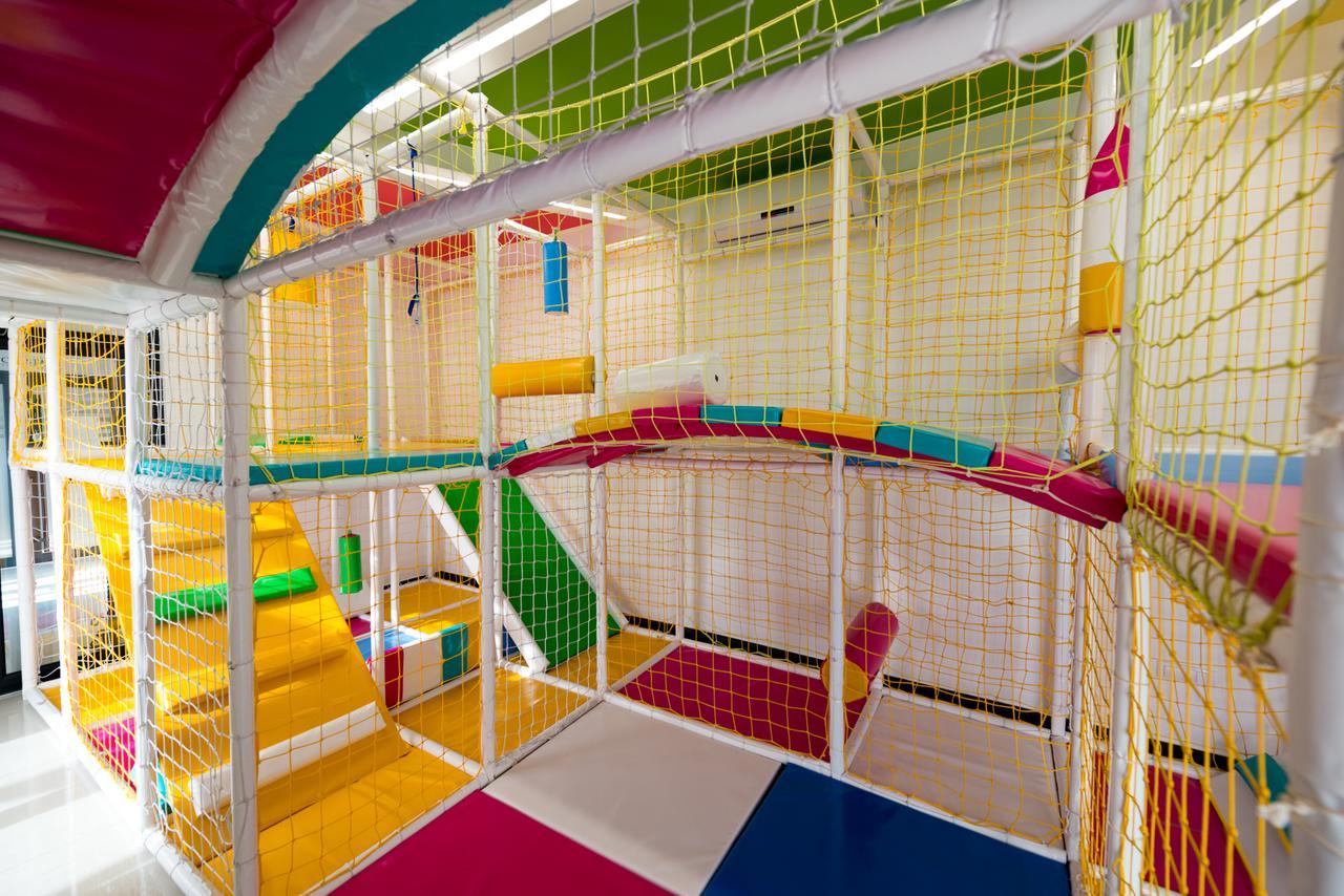 Hotel Crystal Pecinci Εξωτερικό φωτογραφία