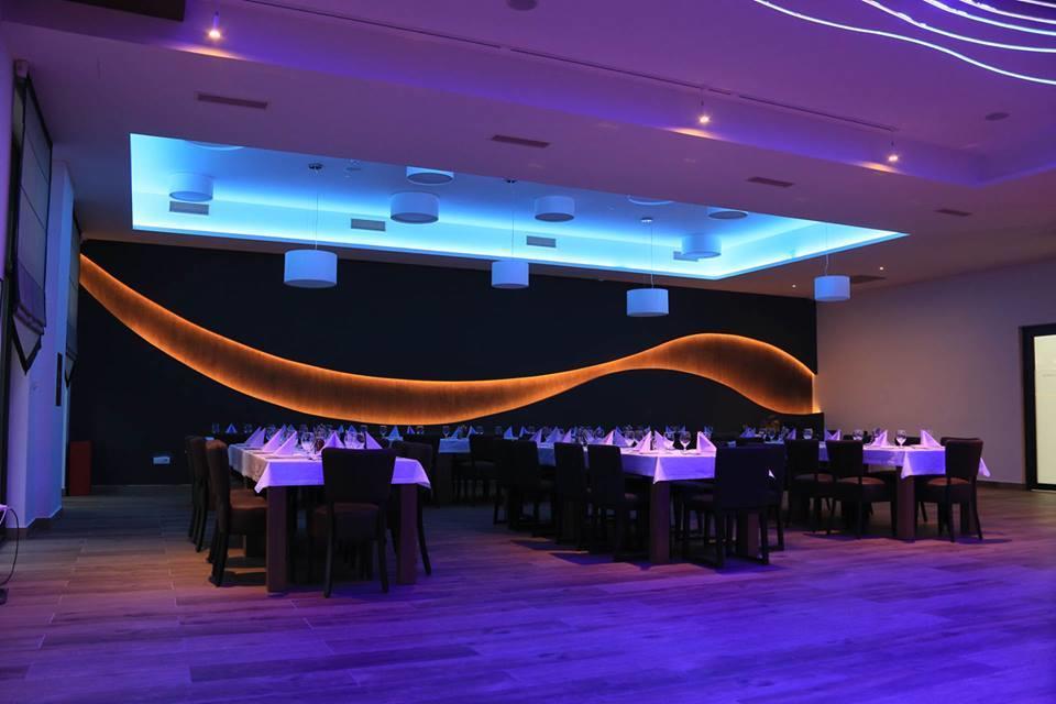 Hotel Crystal Pecinci Εξωτερικό φωτογραφία