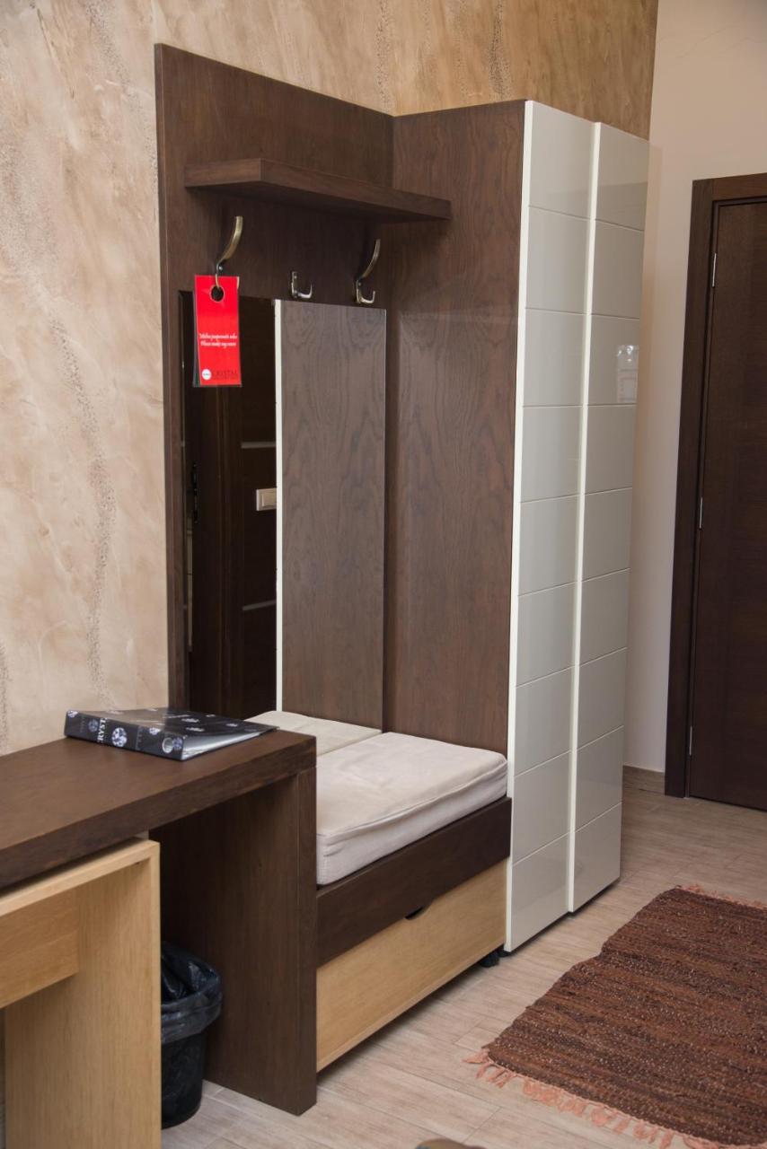 Hotel Crystal Pecinci Εξωτερικό φωτογραφία