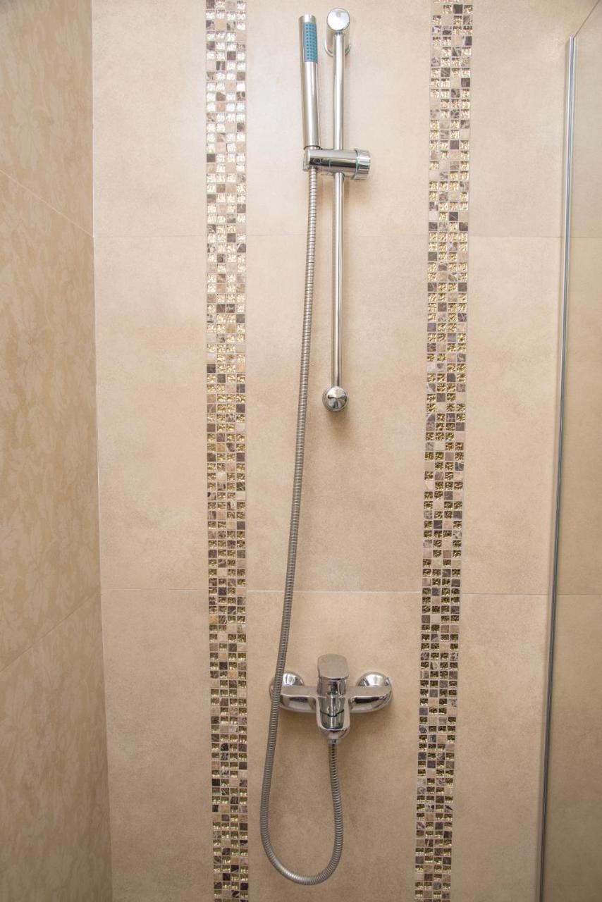 Hotel Crystal Pecinci Εξωτερικό φωτογραφία