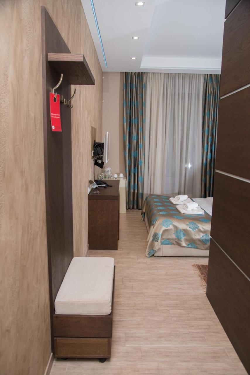 Hotel Crystal Pecinci Εξωτερικό φωτογραφία
