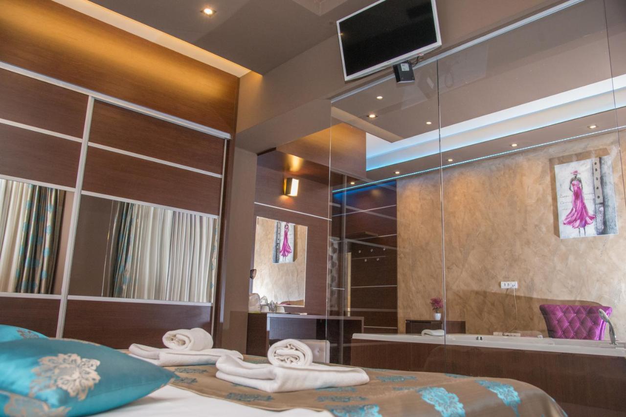 Hotel Crystal Pecinci Εξωτερικό φωτογραφία