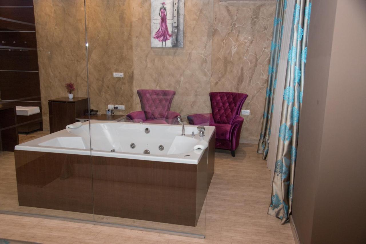 Hotel Crystal Pecinci Εξωτερικό φωτογραφία